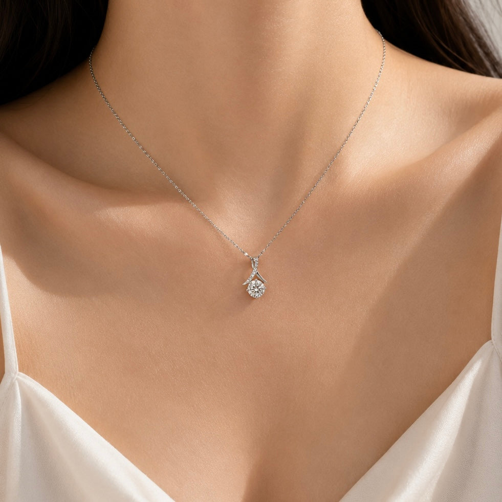 Élan Moissanite 925 Silver Necklace