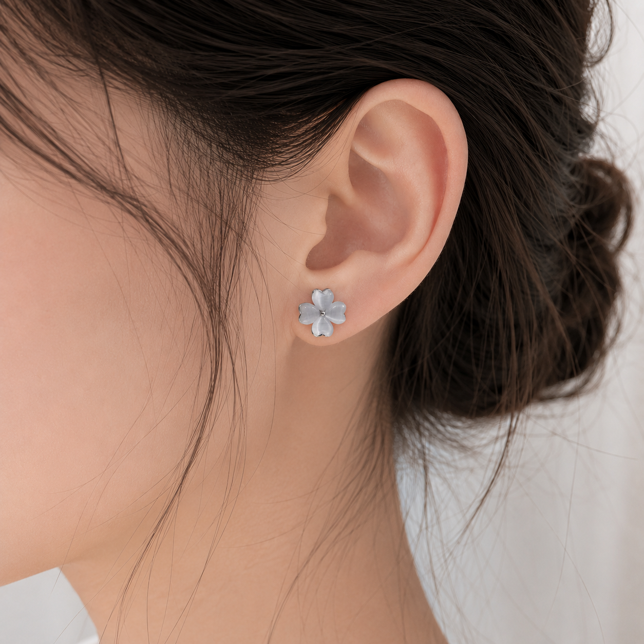 Clover Cat's Eye Stud Earrings