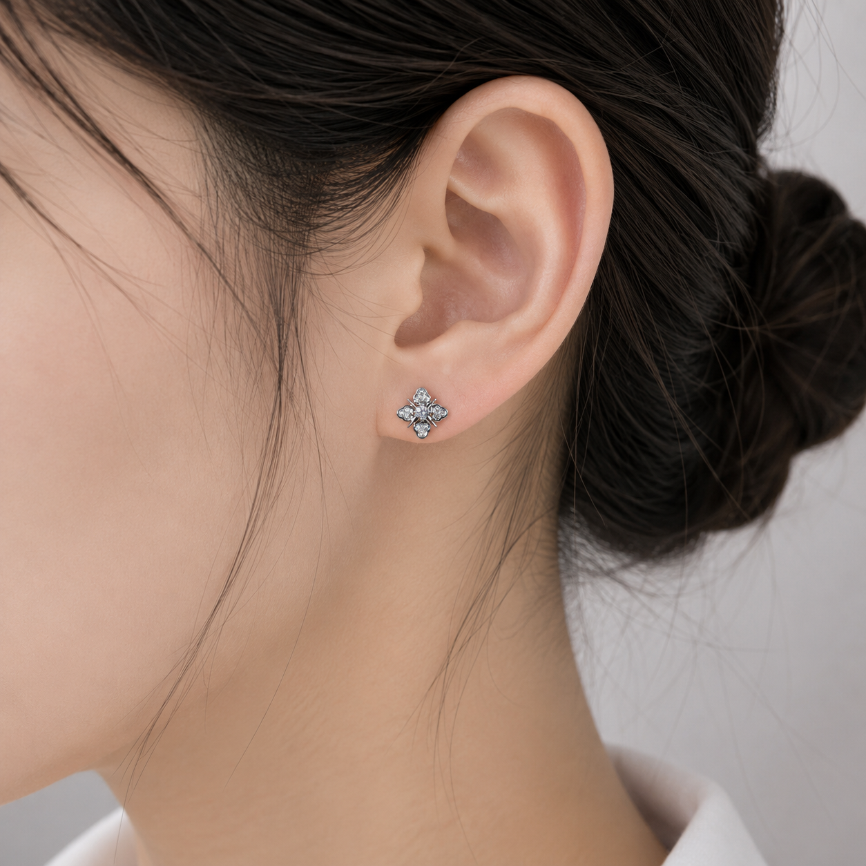 Sparkling Clover Stud Earrings