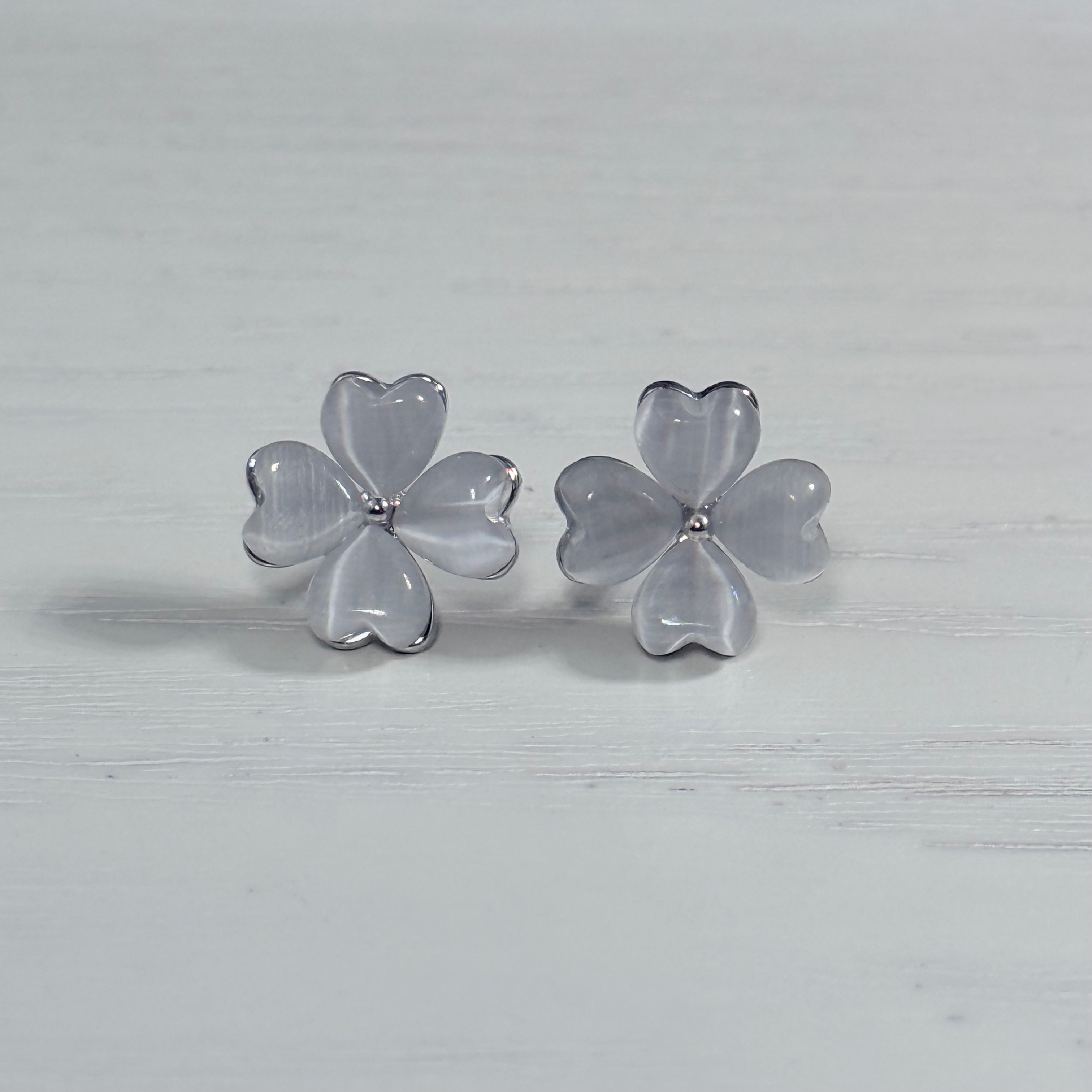 Clover Cat's Eye Stud Earrings