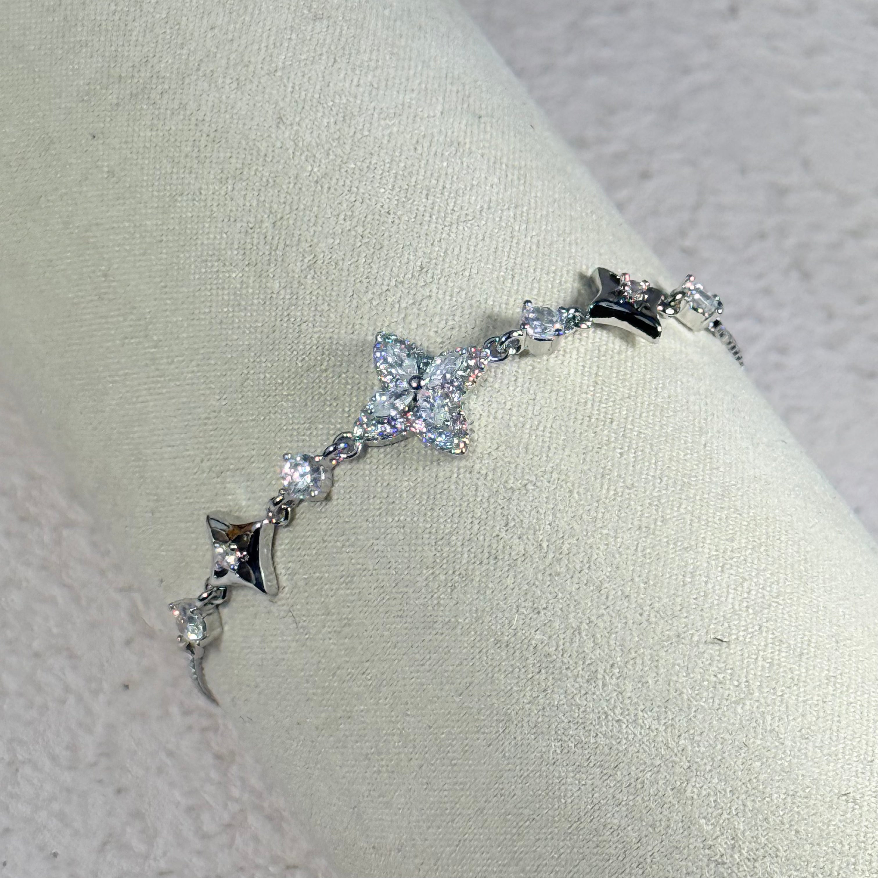 Floral Crystal Bracelet (Silver)