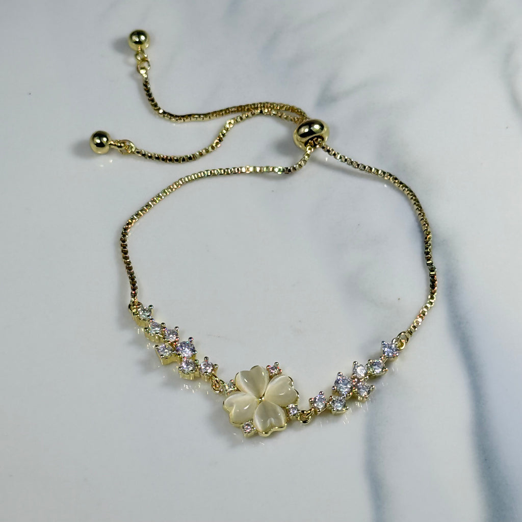 Cat's Eye Clover Crystal Bracelet (Gold)