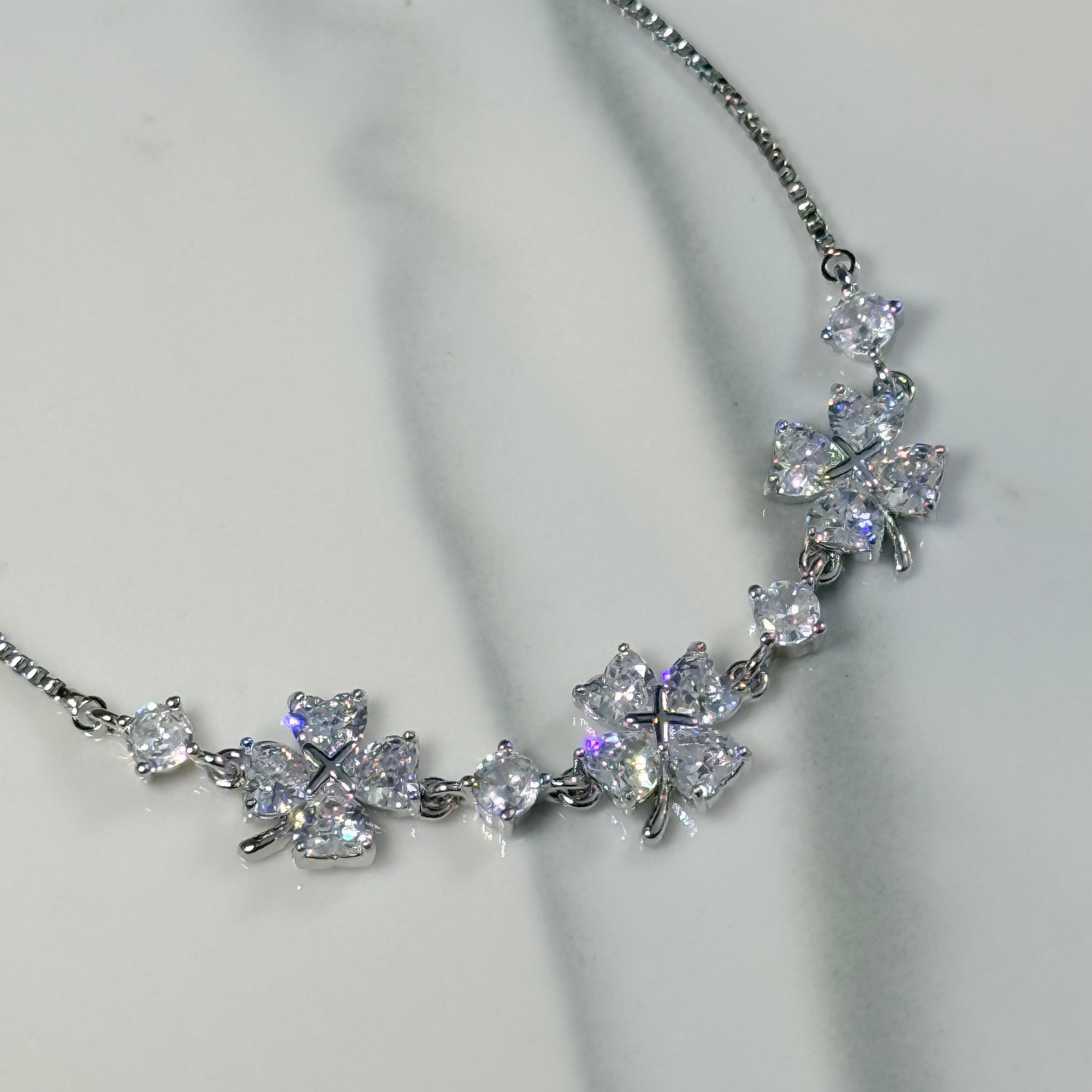 Sparkling Trio Clover Bracelet (Silver)