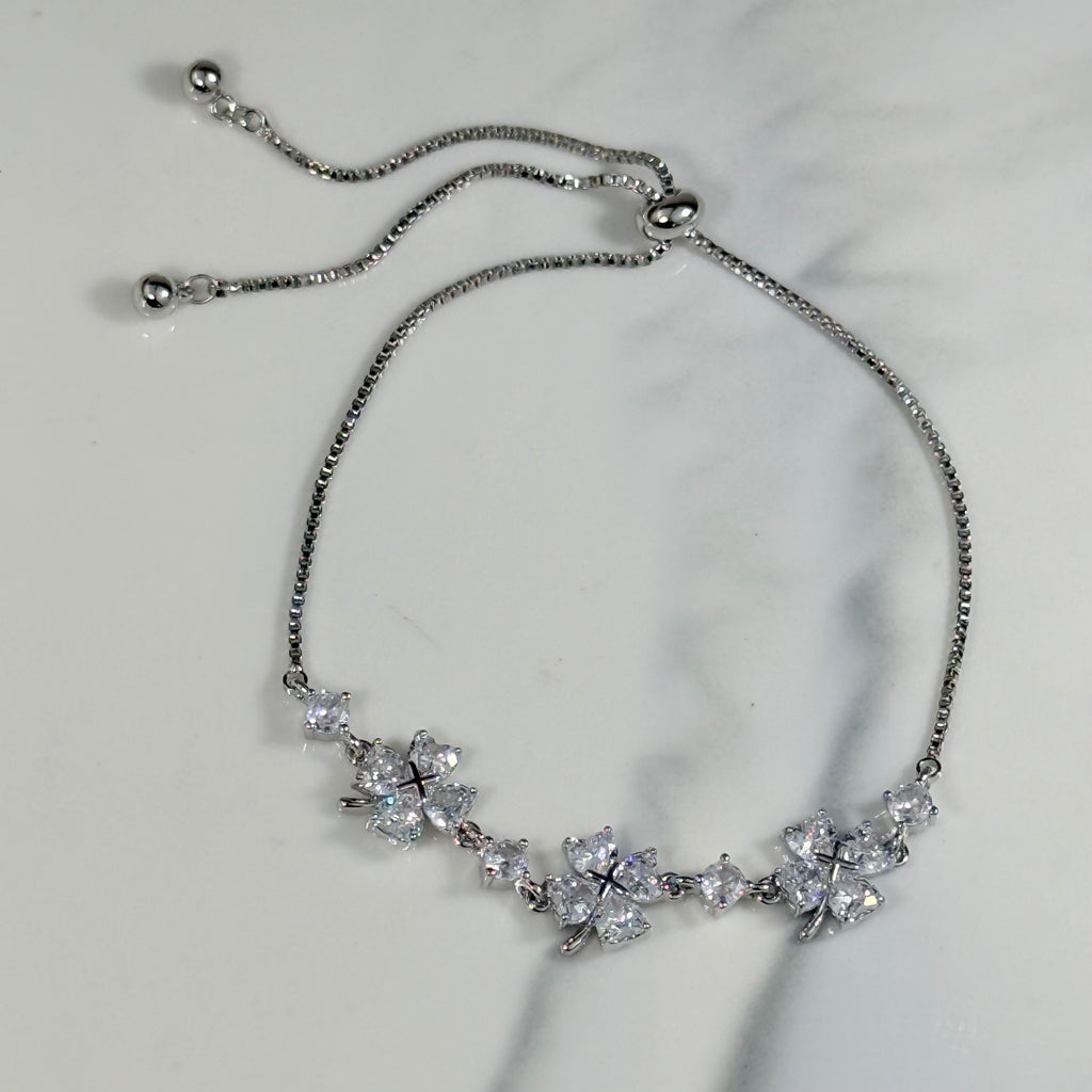 Sparkling Trio Clover Bracelet (Silver)