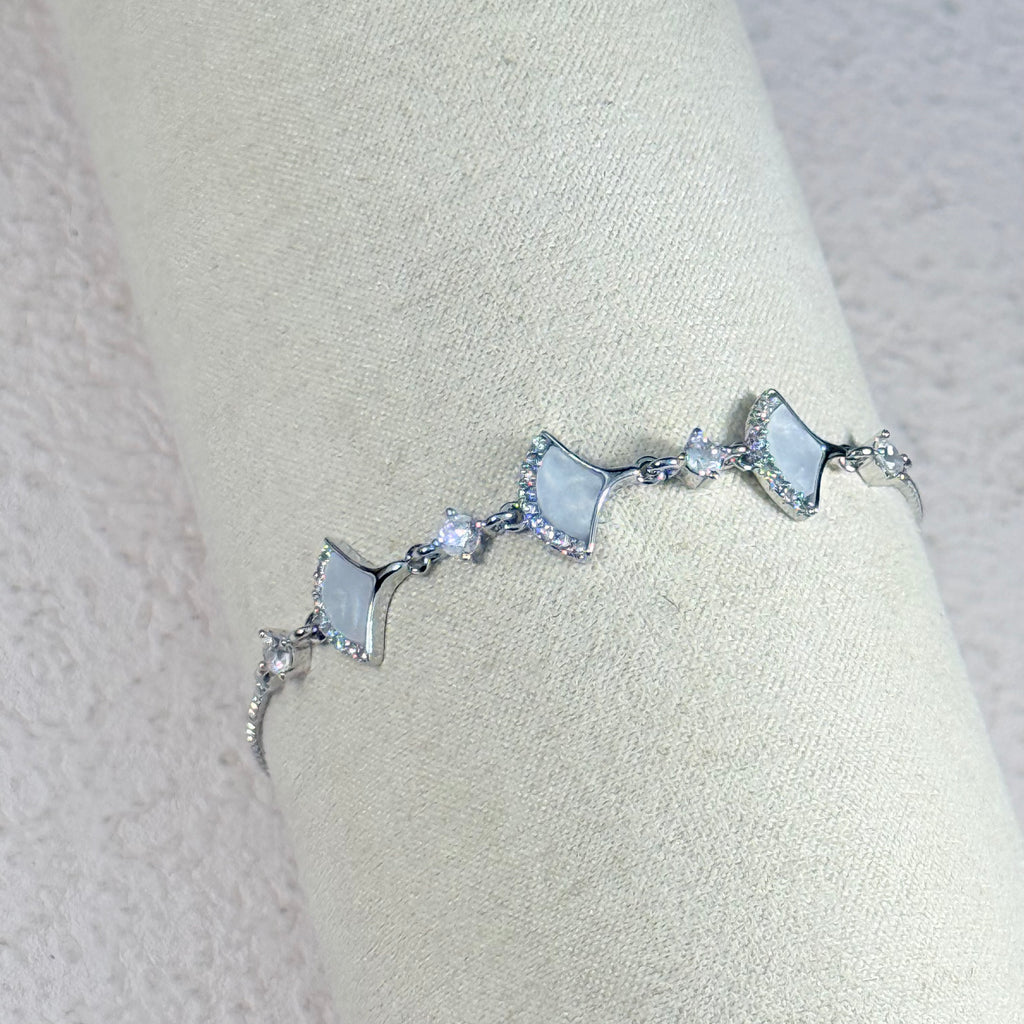 Trio Mother of Pearl Fan Bracelet