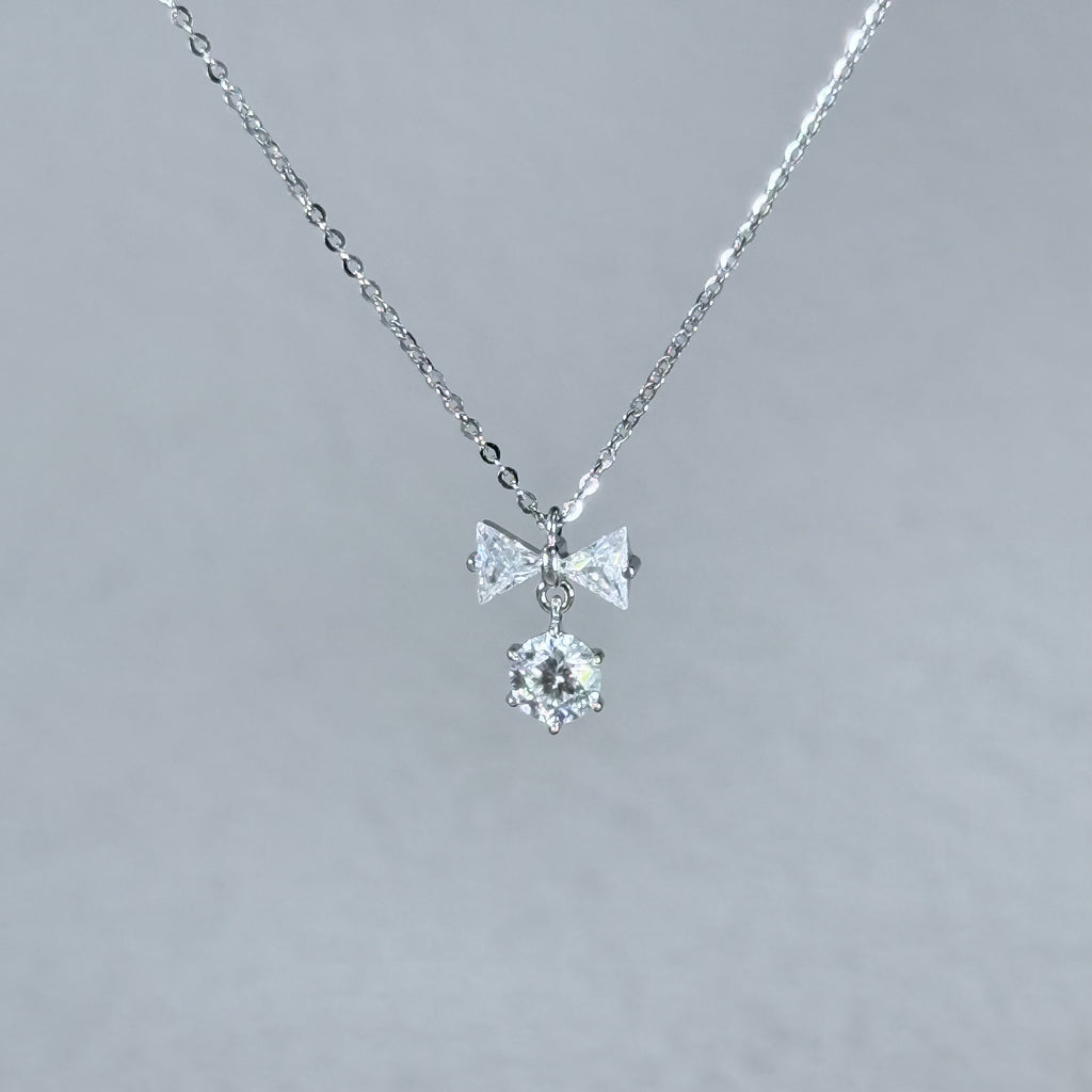 Lumière Bow Moissanite 925 Silver Necklace