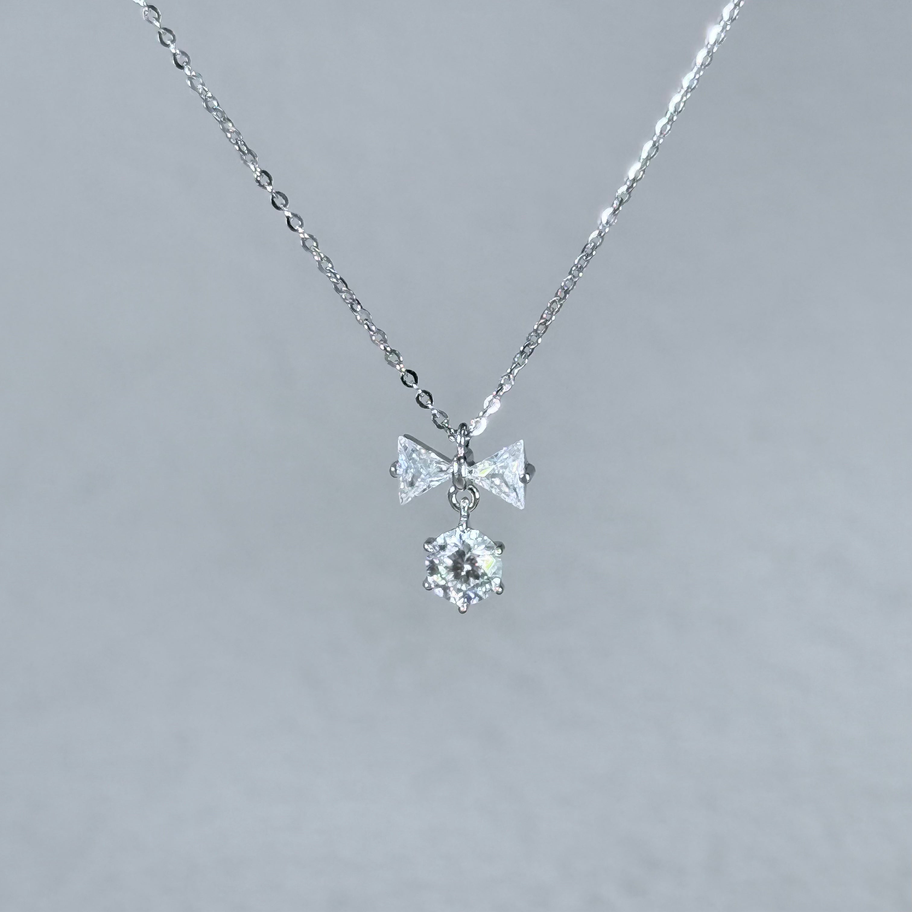 Lumière Bow Moissanite 925 Silver Necklace