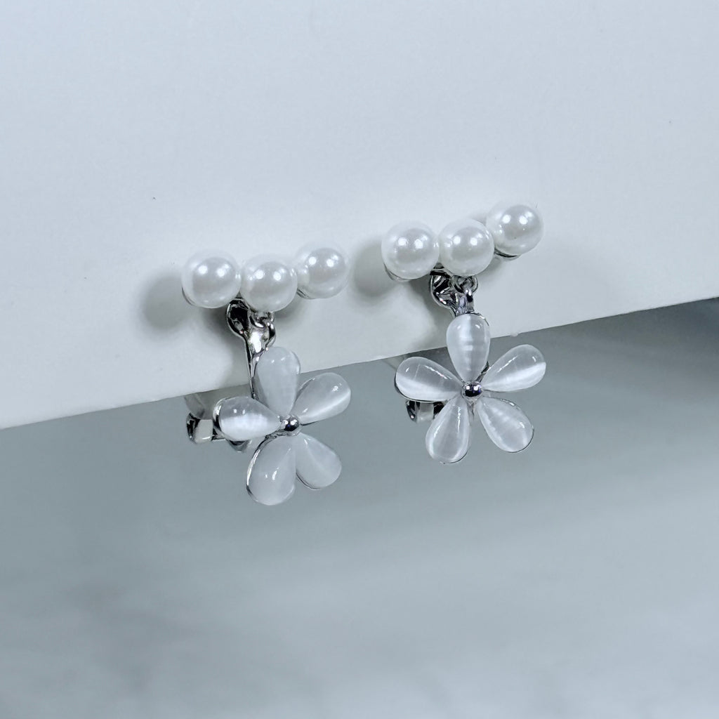 Pearl Bloom Cat Eye Clip-On Earrings